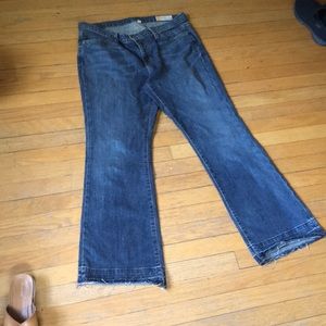 Cute frayed long and lean jeans